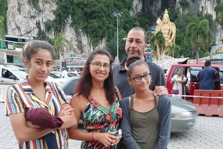 Tour de día completo a las cuevas de Batu y al santuario de elefantes de Kuala Gandah