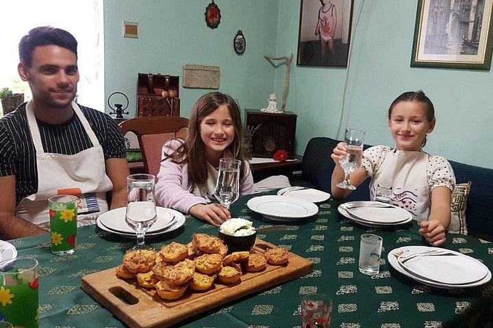コトルのプライベート料理教室（ランチ付き）と旧市街のガイド付きツアー