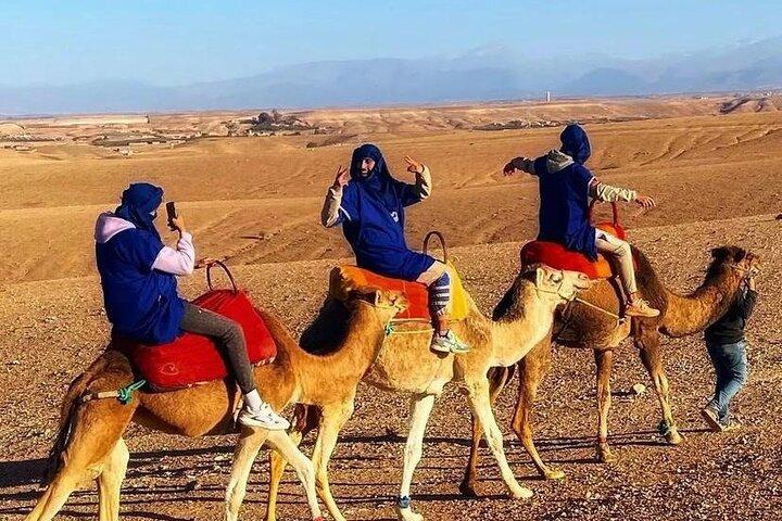 Marrakech: Agafay öken Quads, kameler och middag med eldshow
