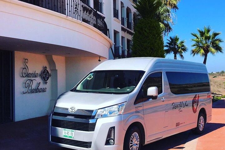 Grens- en Tijuana Luchthaventransfers naar Ensenada of Valle de Guadalupe
