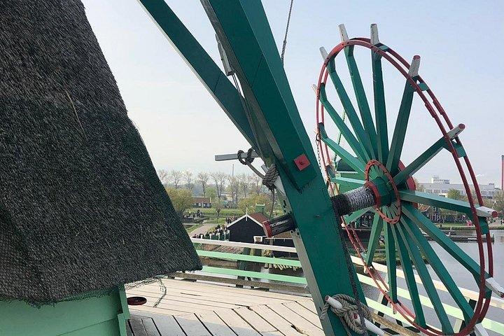 アムステルダムからの風車、チーズ、下駄、フォーレンダムへのプライベート ツアー