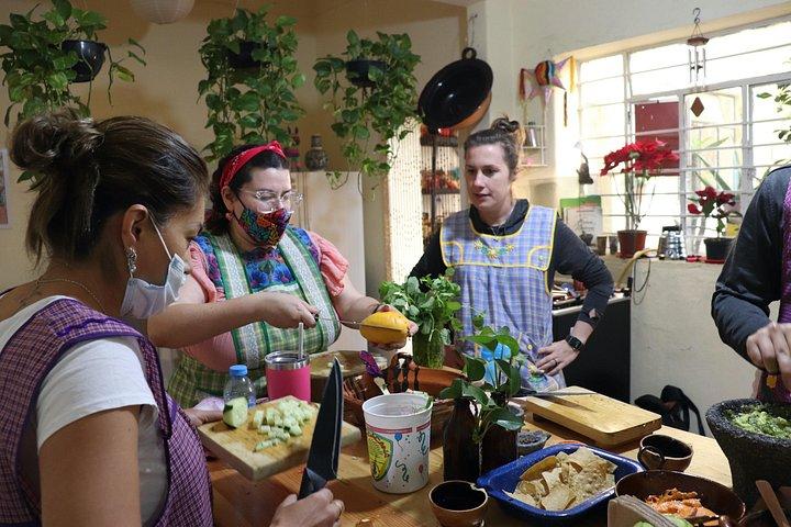 Learn to Cook Mexican Salsas