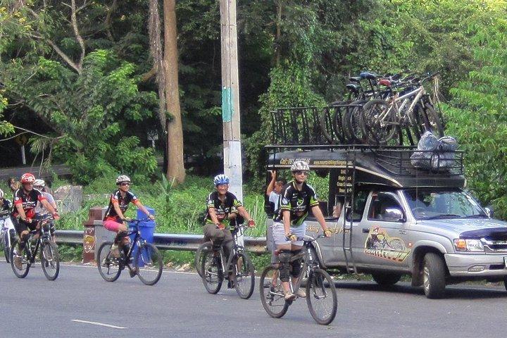 No1. チェンマイ市ハイキング、サイクリング、カヤックトライアスロン