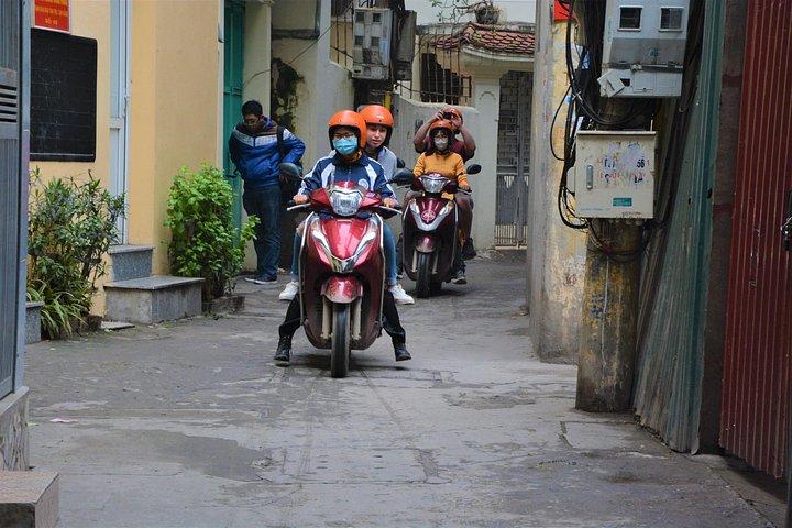 女性主導のハノイバイクツアー : ハノイシティインサイトバイクツアー