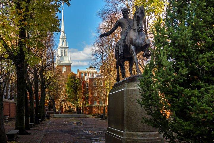 Tour a pie por Freedom Trail con Bunker Hill y USS Constitution