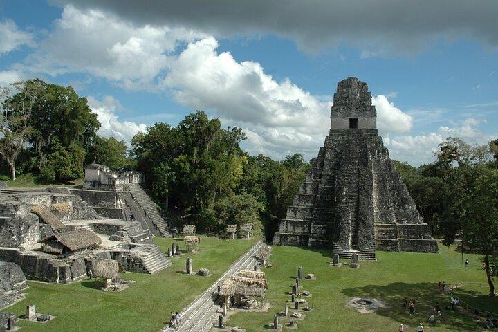 Tour del Tempio Maya di Tikal da San Ignacio con pranzo a sedere