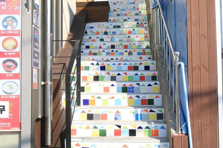 甘川と龍谷寺を含む釜山ハイライト小グループツアー