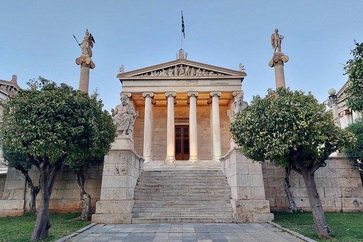 Tour notturno della città di Atene con guida in spagnolo