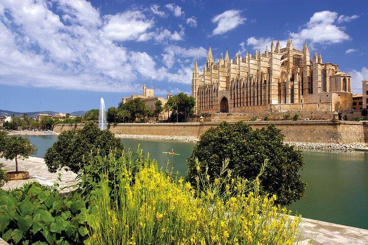Percorso guidato e visita alla Cattedrale di Palma (2h)