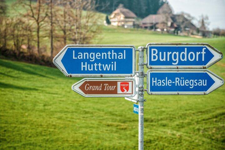 チューリッヒ発ベルン小グループ日帰り旅行(チーズテイスティング付き)