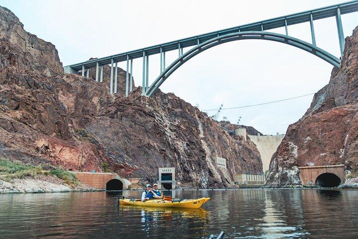 Tour en kayak por la presa Hoover y las aguas termales con almuerzo y guía experto