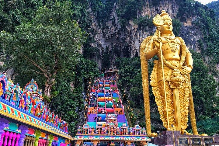 Tour de día completo a las cuevas de Batu y al santuario de elefantes de Kuala Gandah