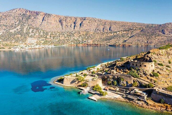 Tour guiado en barco de día completo con almuerzo en la isla Spinalonga