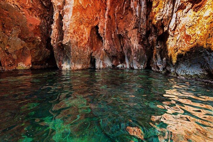 Tour privado en lancha rápida por la costa sur de Hvar y las islas Pakleni