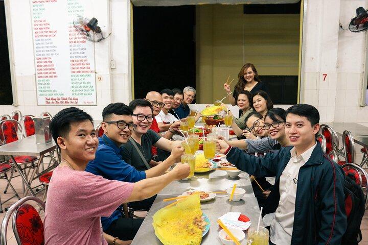 Excursão privada de scooter de 4 horas com comida local na cidade de Ho Chi Minh