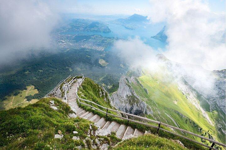チューリッヒからピラトゥス山とルツェルンへのガイド付き日帰り旅行