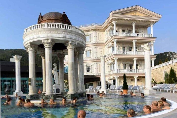 Fra Bratislava: Cicmany-tur med indgang til termisk bad