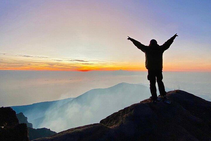 Private Mount Agung Sunrise Summit Trek: Bali Volcano Adventure