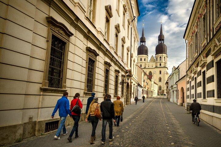 Fra Bratislava: Halvdagstur til Trnava med togbilletter