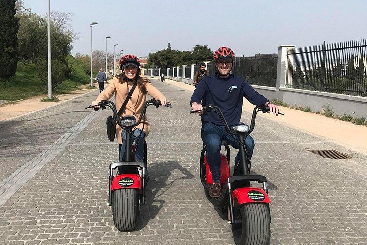 Athens Acropolis Officielle E-Scooter Guided Tour Fedt E-Bike