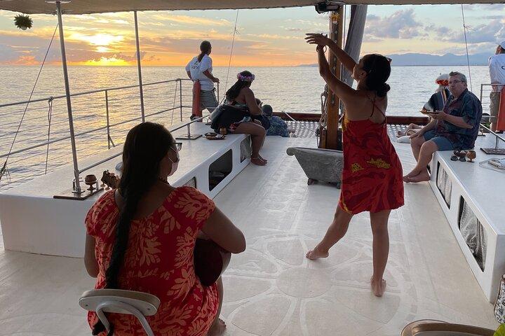 Canoa Polinesia Atardecer Vela