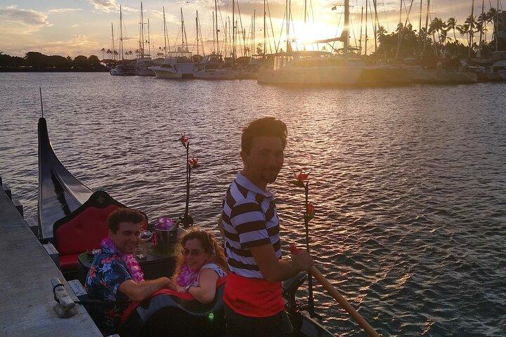 Aloha Gondola Cruise with Drinks & Pastries