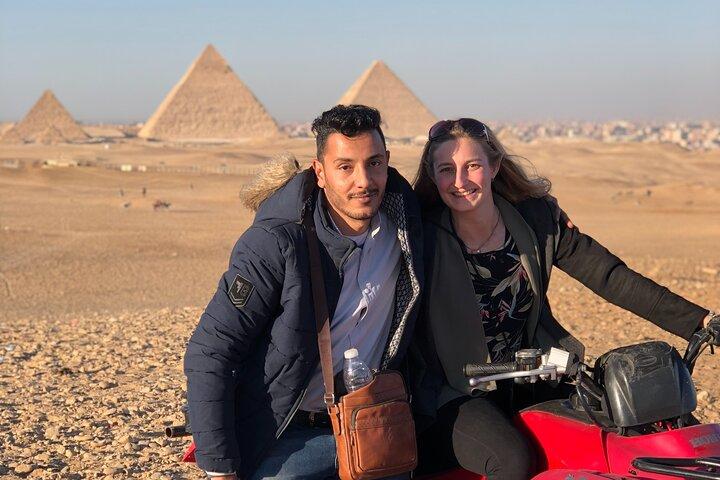 Excursion en quad dans les pyramides du désert de Gizeh avec transferts et boissons