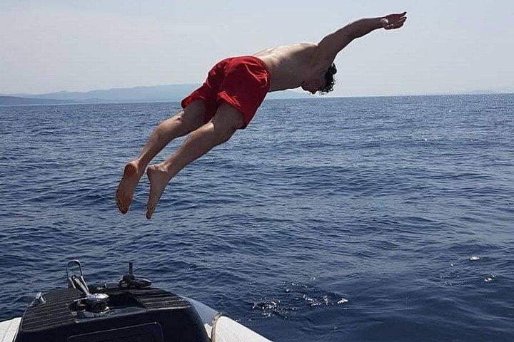 ブルーラグーン、フバール＆パクレニ諸島へのプライベート1日ボートツアー