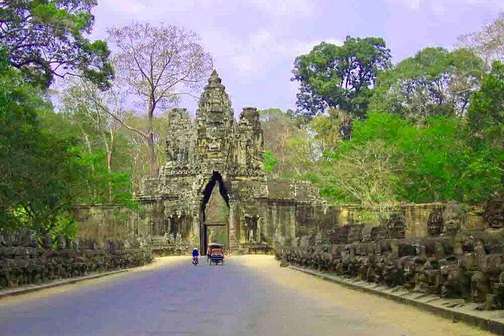 Passeio de bicicleta em Angkor