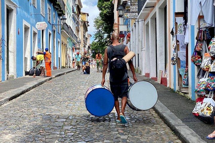 ランチとサルバドールの終日歴史的なプライベートシティツアー