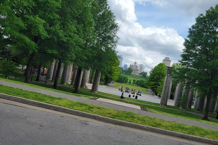 Nashville City/Music Row Mini Bus Experience