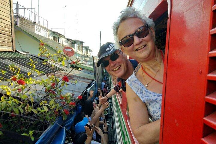 Tour privado a los mercados flotantes y ferroviarios (multilingüe: EN ZH ES IT FR DE)