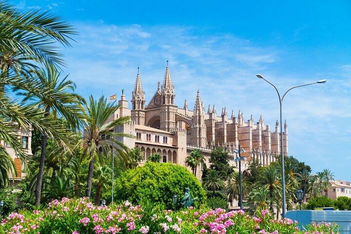 Excursão e caça ao tesouro autoguiada em Palma de Maiorca