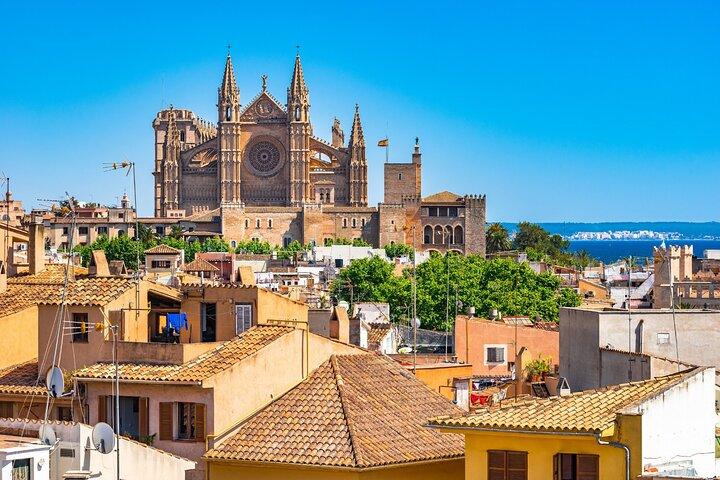 Excursão e caça ao tesouro autoguiada em Palma de Maiorca