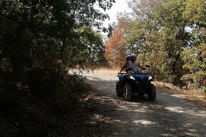 キャンティでのクワッド ツアー ATV アドベンチャー。ランチとワインテイスティング