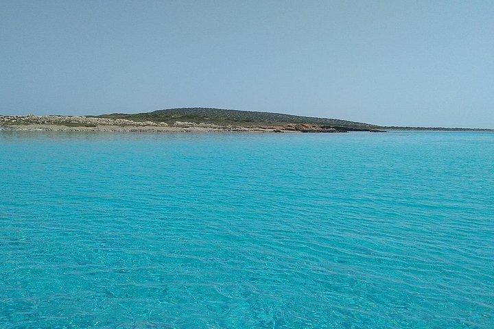 免許不要でボートを借りてパロス島を発見