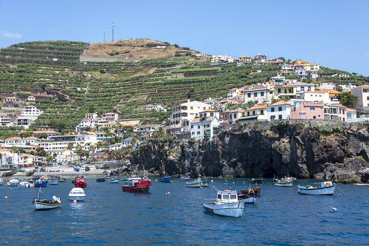 Cruzeiro da Costa Sul da Madeira em barco Living Sea com almoço