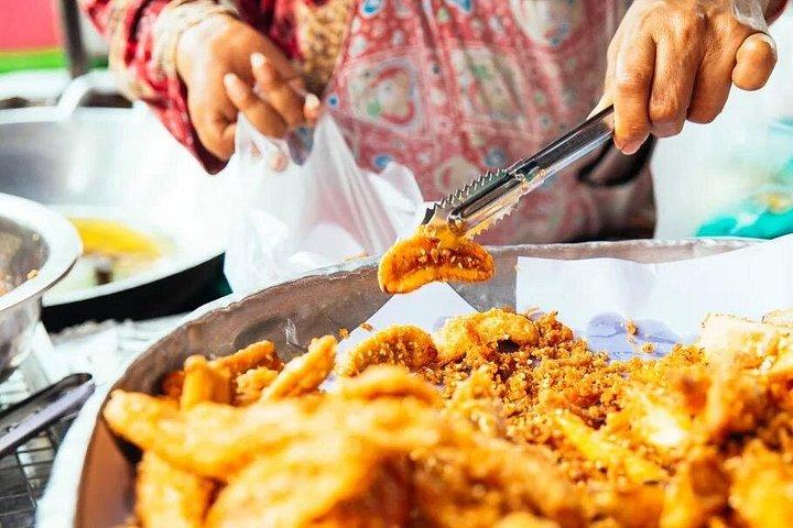 小グループで食べて、飲んで、探検 - ビゼリーまたは地元のフード ツアー
