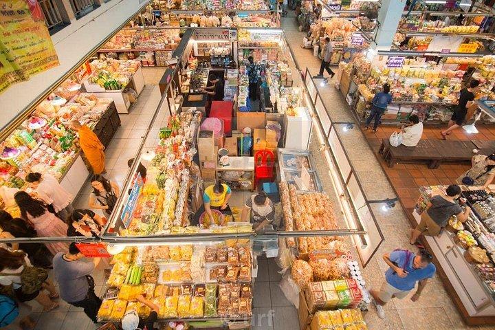 小グループで食べて、飲んで、探検 - ビゼリーまたは地元のフード ツアー