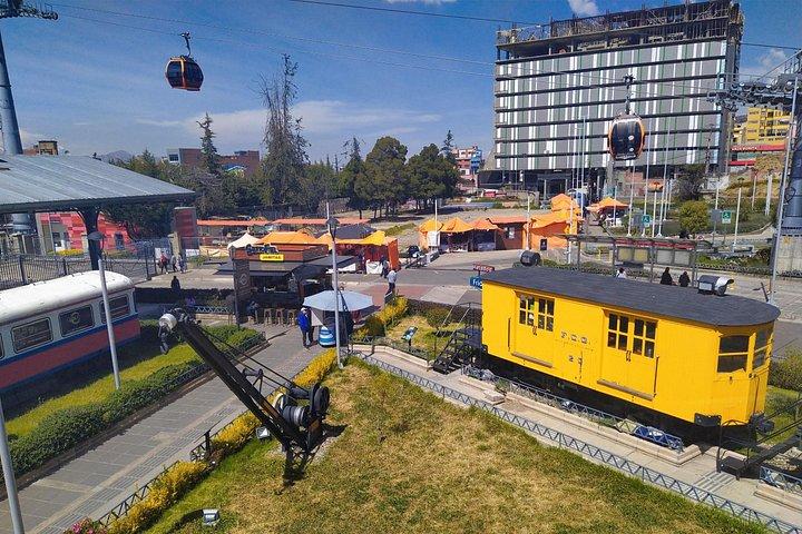 ラパスシティツアー、ボリビア+ムーンバレー+ケーブルカー。 自家用車