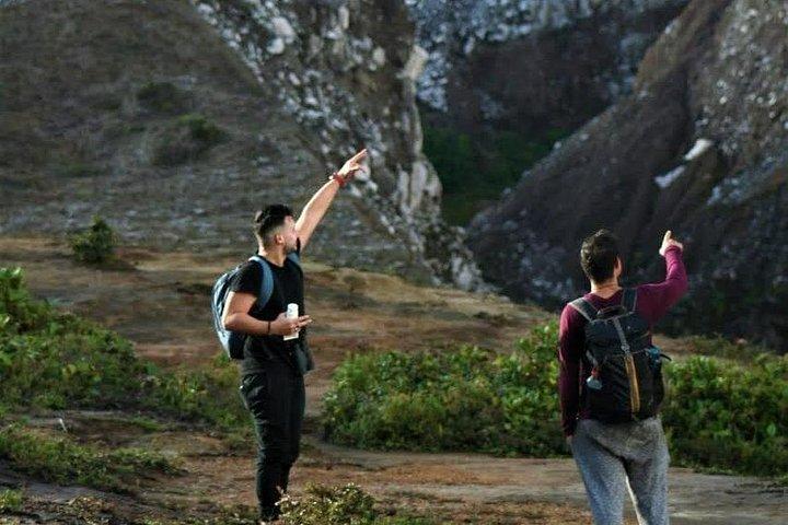 CR ナチュラル ワンダーズ トレック。バホス デル トロの滝トレイル + ポアス火山。