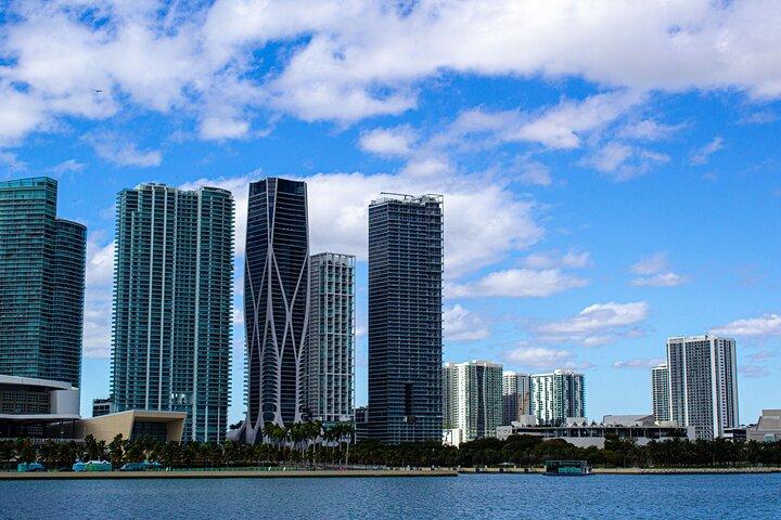 Ultimative Miami Bootstour : Villen & Skyline mit optionaler Abholung
