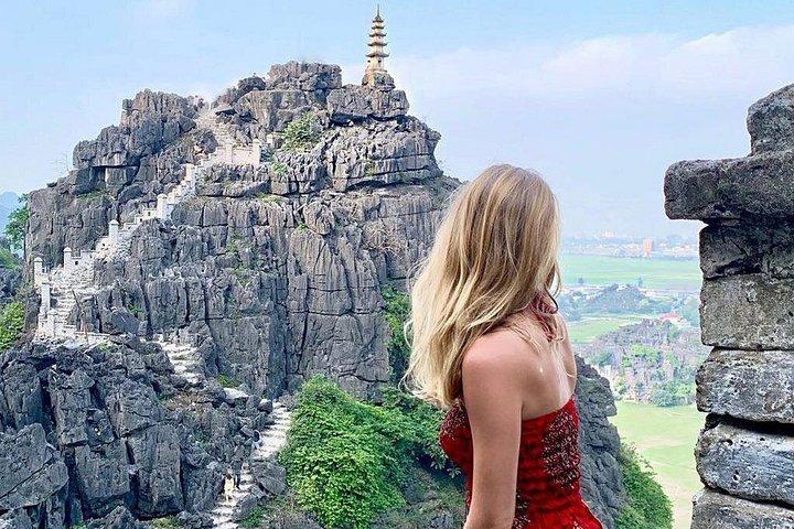 ムア洞窟、タム コック、ビック ドン、ボート & バイクへのニンビンの贅沢な日帰り旅行