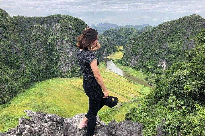 ムア洞窟、タム コック、ビック ドン、ボート & バイクへのニンビンの贅沢な日帰り旅行