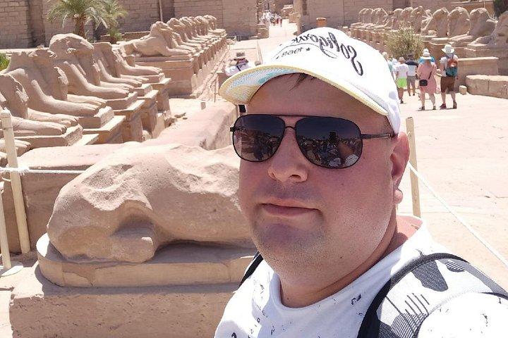 サファガ国際港からのルクソールハイライトへの2つの王室の日帰り旅行