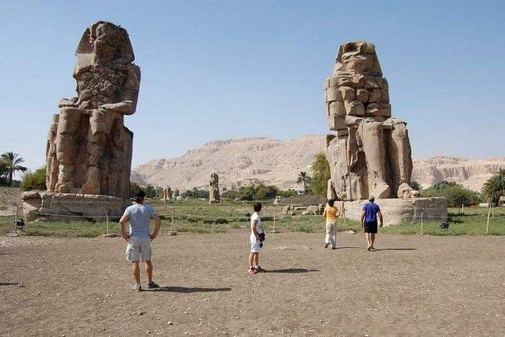 サファガ国際港からのルクソールハイライトへの2つの王室の日帰り旅行