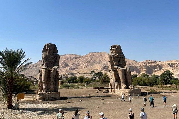 サファガ国際港からのルクソールハイライトへの2つの王室の日帰り旅行