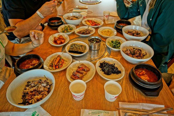 プレミアム プライベート DMZ ツアー & (吊り橋または N タワー) には昼食が含まれます