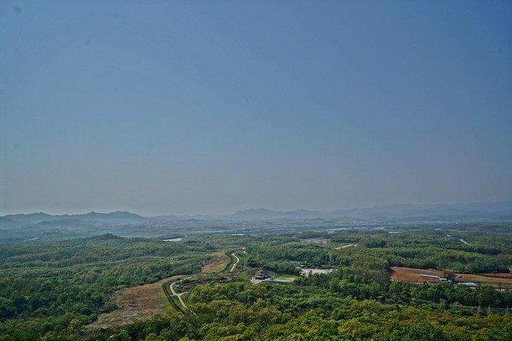 プレミアム プライベート DMZ ツアー & (吊り橋または N タワー) には昼食が含まれます