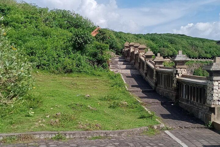 オールインクルーシブ ケチャ ダンスとウルワツ寺院入場券